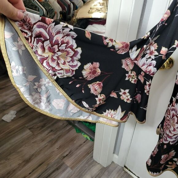 Prelude floral bell sleeve blouse - Picture 4 of 8